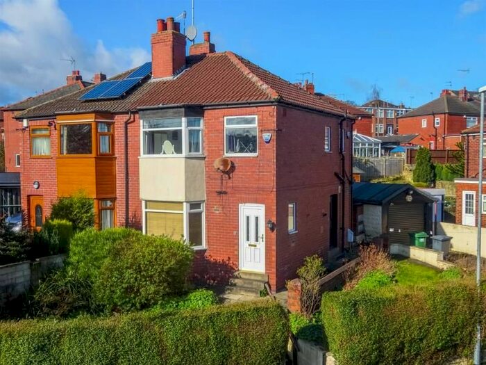 3 Bedroom Property To Rent In Lancastre Avenue, Kirkstall, LS5