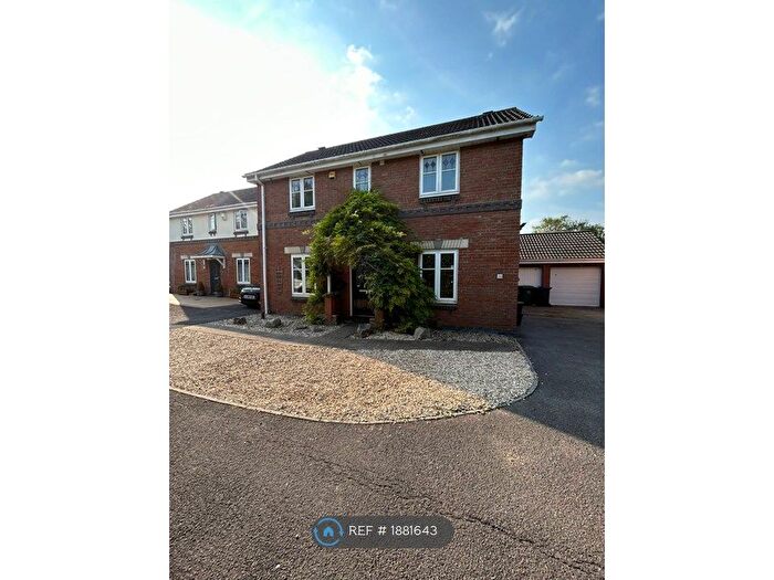 3 Bedroom Detached House To Rent In Dales Road, Westbury, BA13