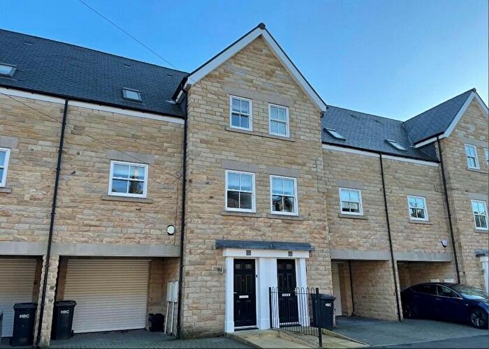 3 Bedroom Town House To Rent In Mornington Terrace, Harrogate, HG1