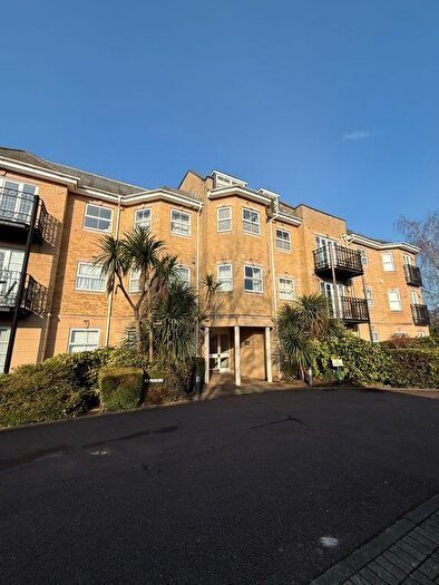 1 Bedroom Flat To Rent In Pinner Road, Northwood, HA6