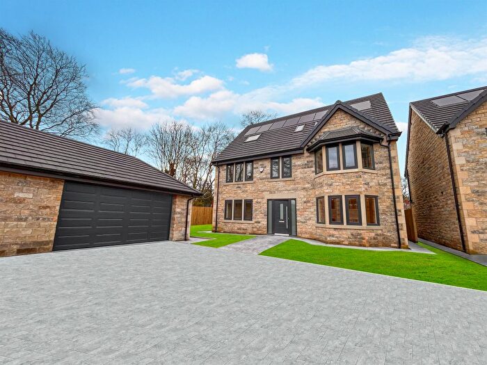 5 Bedroom Detached House For Sale In Manor Court, Northfield Road, Horbury, WF4