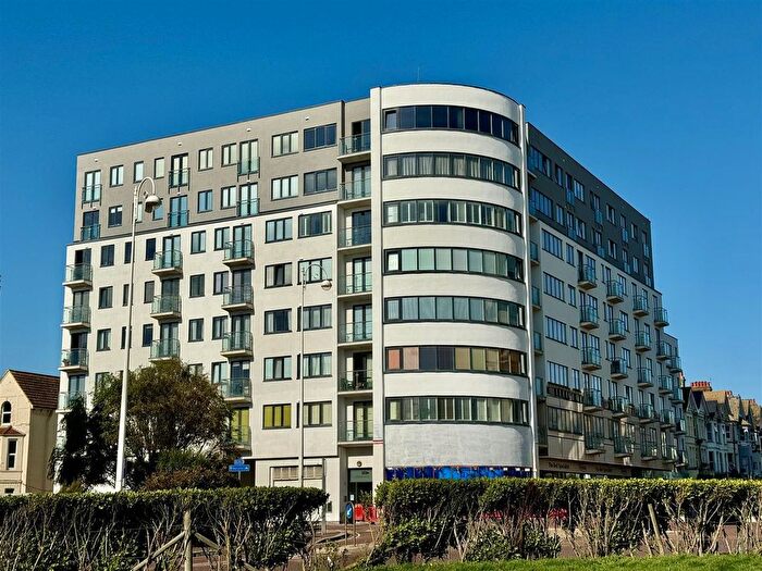 2 Bedroom Flat To Rent In Sackville Road, Bexhill On Sea, TN39