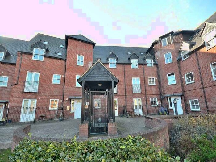 2 Bedroom Apartment To Rent In Haslers Lane, Dunmow, CM6
