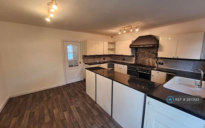3 Bedroom Terraced House To Rent In Gaskell Street, Manchester, M40