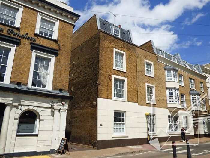 1 Bedroom Apartment For Sale In West Street, Gravesend, DA11