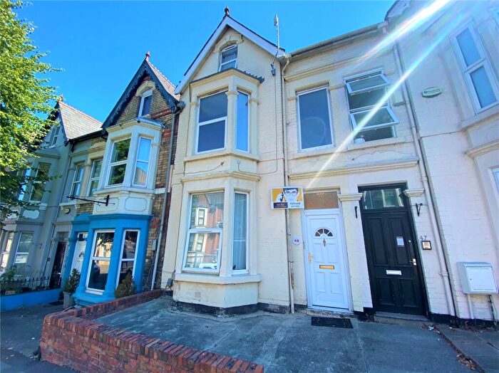 2 Bedroom Apartment To Rent In Victoria Road (First Floor Flat), Old Town, Swindon, Wiltshire, SN1