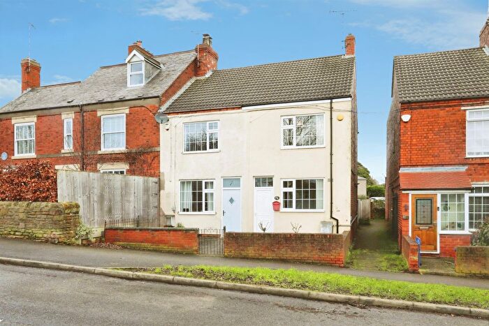 3 Bedroom End Of Terrace House For Sale In Queens Road, Hodthorpe, Worksop, S80