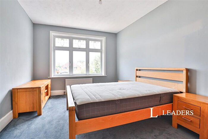 1 Bedroom Detached House To Rent In Blandford Road, BH15