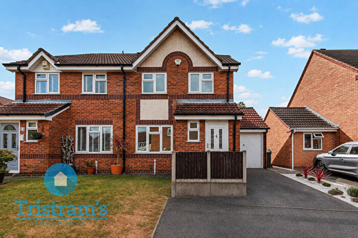 3 Bedroom Semi-Detached House To Rent In Colindale Gardens, Nuthall, NG16