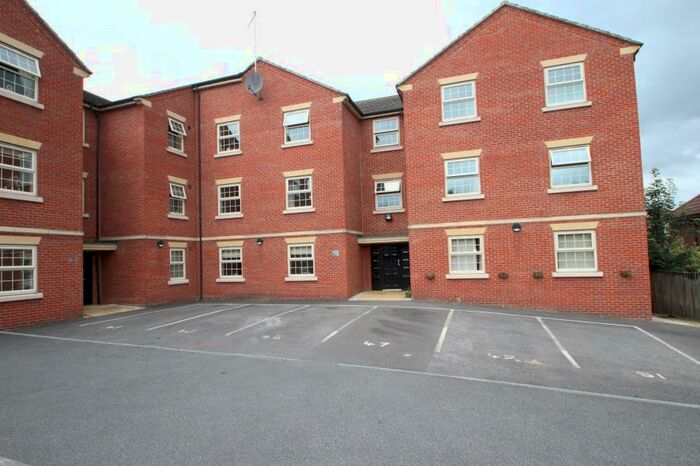 2 Bedroom Flat To Rent In Raynville Way, Leeds, LS12