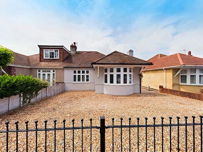 2 Bedroom Semi-Detached Bungalow For Sale In Bedonwell Road, Bexleyheath, DA7