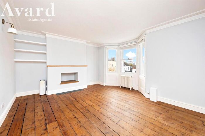 2 Bedroom Maisonette For Sale In Warleigh Road, Brighton, BN1