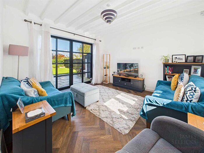2 Bedroom Barn Conversion For Sale In Rose Yard, Kibworth Harcourt, Leicestershire, LE8
