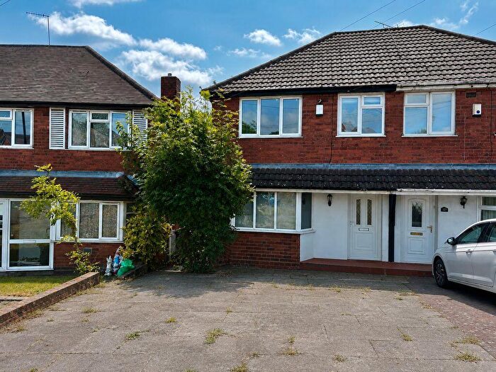 3 Bedroom Semi-Detached House For Sale In Beeches Road, Great Barr, Birmingham, B42
