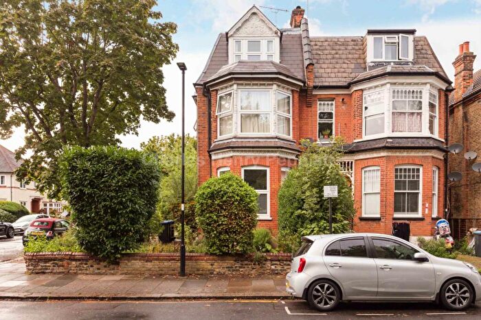 1 Bedroom Apartment To Rent In Haslemere Road, Winchmore Hill, N21
