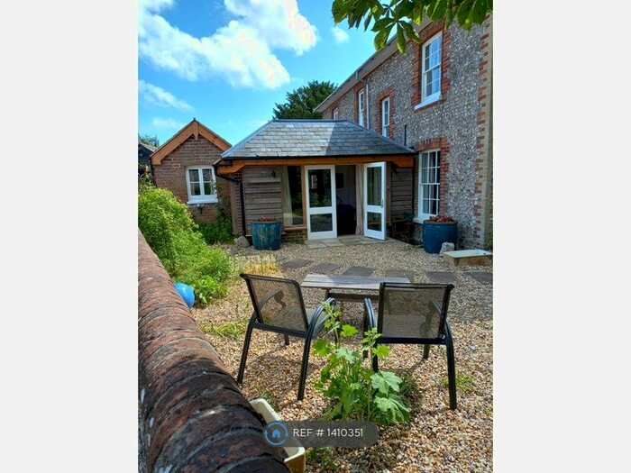 Studio To Rent In Church Lane, Chichester, PO18