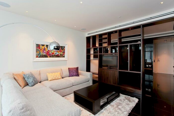 Flat To Rent In The Heron, EC2Y