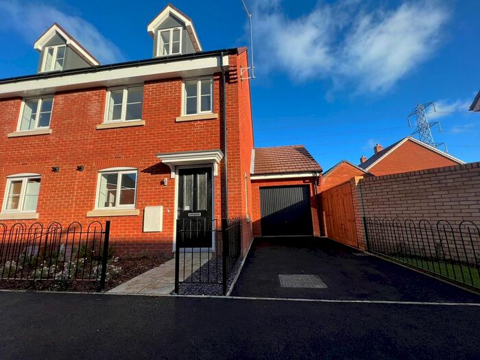 3 Bedroom Semi-Detached House To Rent In Blue Rock Drive, Aylesbury, HP18