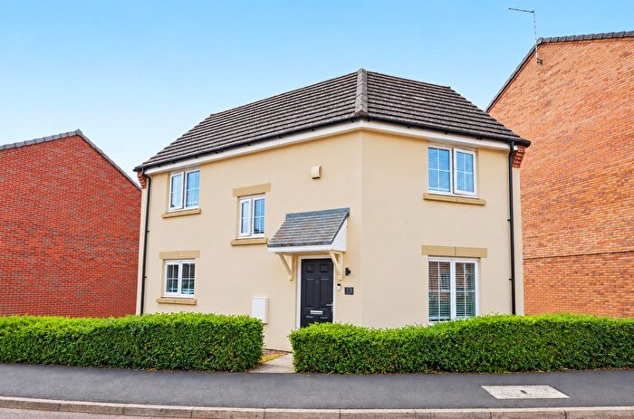 3 Bedroom Detached House For Sale In Damselfly Road, Pineham, Northampton, NN4