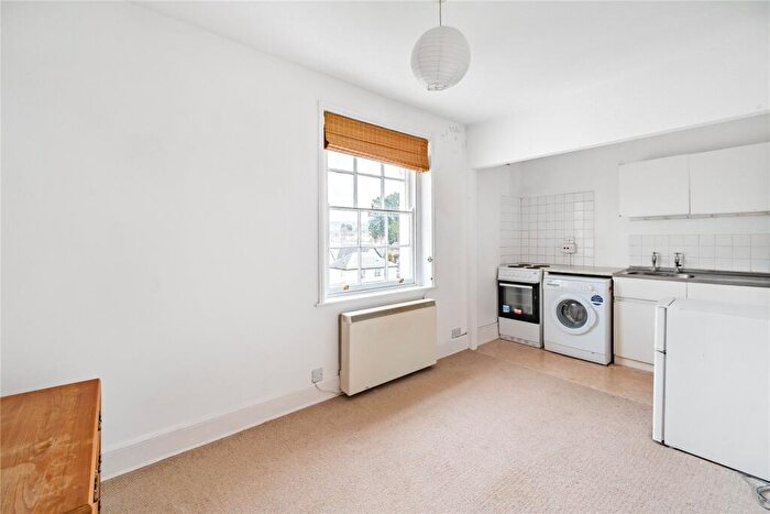 1 Bedroom Apartment To Rent In London Road, Cheltenham, Gloucestershire, GL52