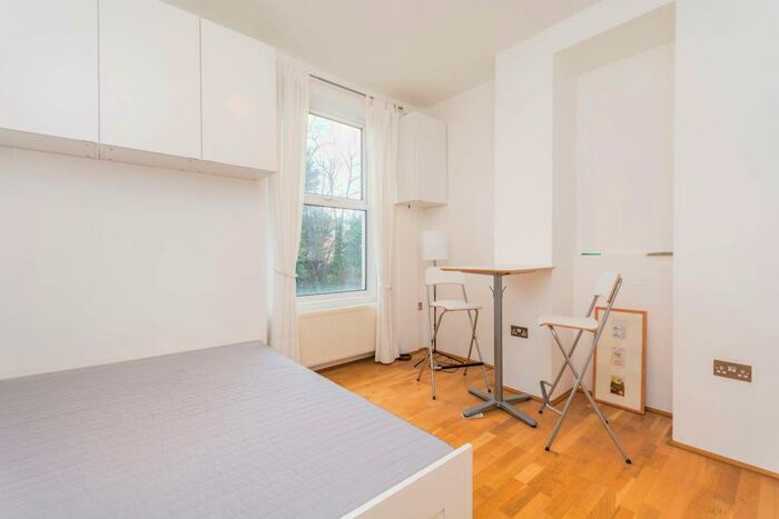 Studio To Rent In Kilburn Park Road, Maida Vale, London, NW6