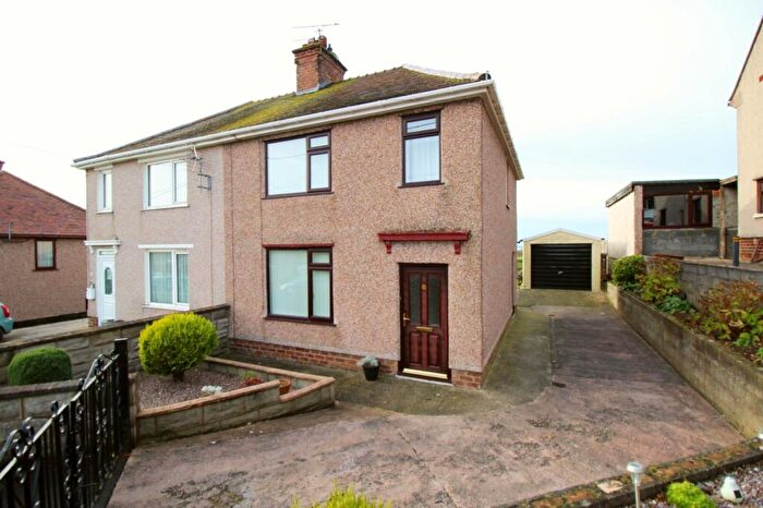 3 Bedroom Semi-Detached House For Sale In Erw Wen, Trelawnyd, Flintshire, LL18