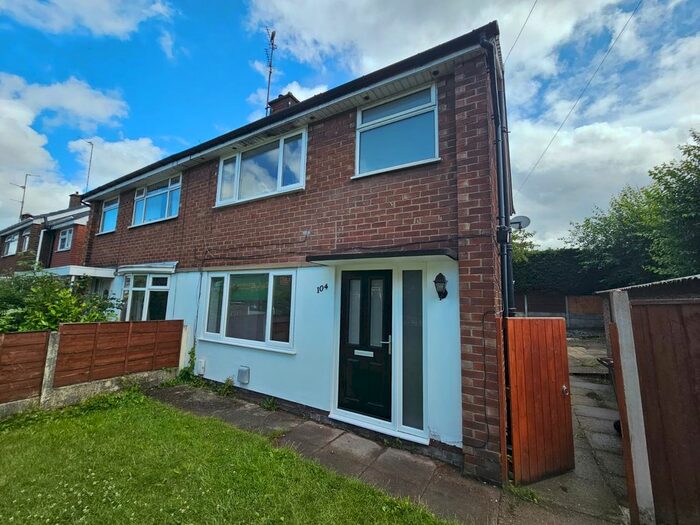 3 Bedroom Semi-Detached House To Rent In Rochdale Road, Middleton, M24