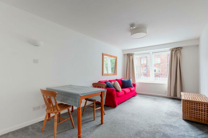 2 Bedroom Flat To Rent In Lochrin Place, Edinburgh, EH3