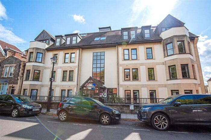2 Bedroom Flat For Sale In Whatley Road, Bristol, Somerset, BS8