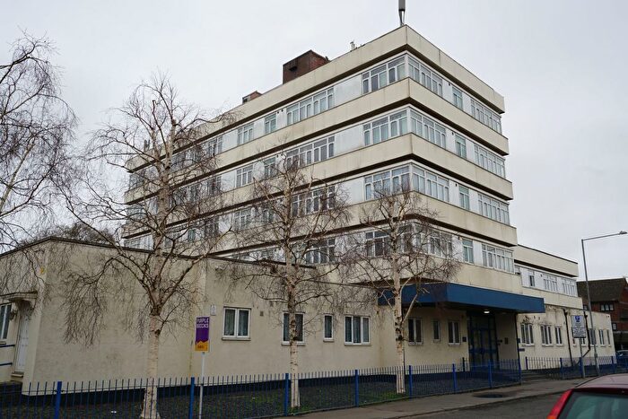 1 Bedroom Flat To Rent In Flat, Riverside Heights, Dock Road, Tilbury, RM18