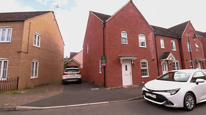 3 Bedroom End Of Terrace House To Rent In Havisham Drive, Swindon, SN25