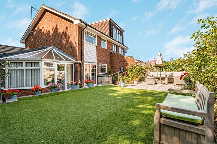 3 Bedroom Semi Detached House For Sale In Courtfields, Harpenden, AL5