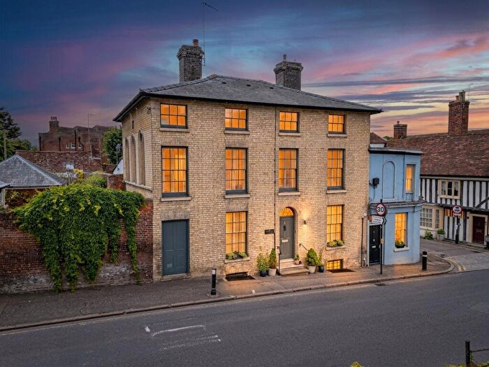 5 Bedroom Semi-Detached House For Sale In High Street, Saffron Walden, CB10