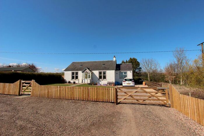 3 Bedroom Detached Bungalow For Sale In Middlebank Holding, PH2