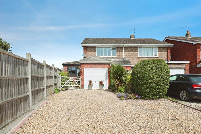 3 Bedroom Semi Detached House For Sale In Starbold Road, Bishops Itchington, Southam, CV47