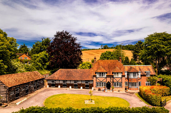 5 Bedroom Detached House For Sale In Wood Farm Stables, Stichens Green, RG8