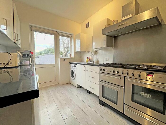4 Bedroom Property To Rent In Friary Road, London, W3