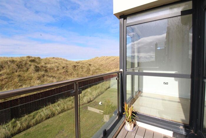 2 Bedroom Apartment To Rent In Clifton Drive North, Lytham St. Annes, FY8