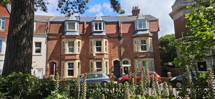 1 Bedroom Flat For Sale In The Crescent, Boscombe, BH1