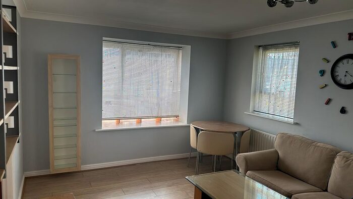 2 Bedroom Flat To Rent In Goresbrook Road, Dagenham, RM9