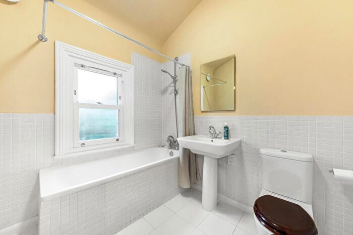 4 Bedroom House To Rent In Fox Hill Gardens, Crystal Palace, London, SE19