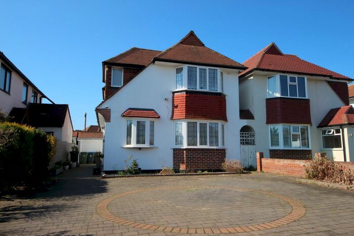 4 Bedroom House To Rent In New Malden, KT3