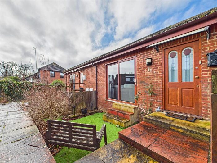 2 Bedroom Bungalow To Rent In Blackhorse Lane, Hitchin, SG4