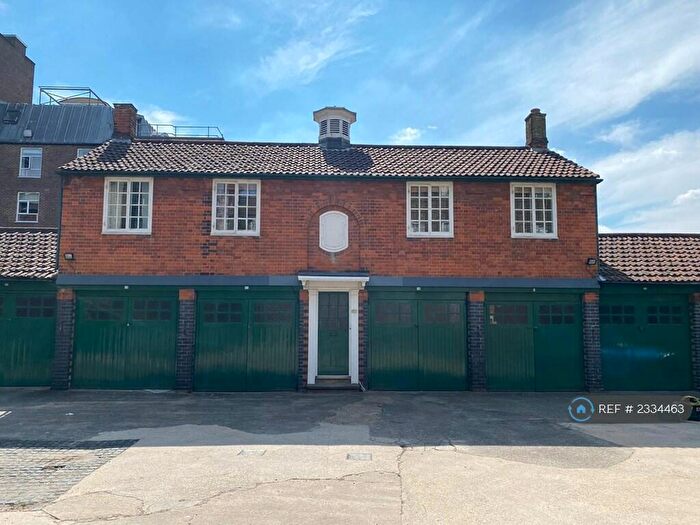 2 Bedroom Flat To Rent In Fortis Green, London, N10