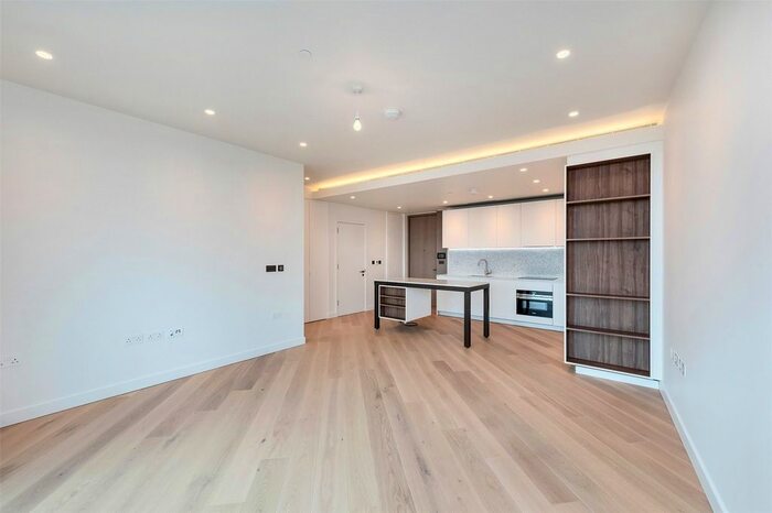 1 Bedroom Flat To Rent In Wood Crescent, Television Centre, White City, London, W12