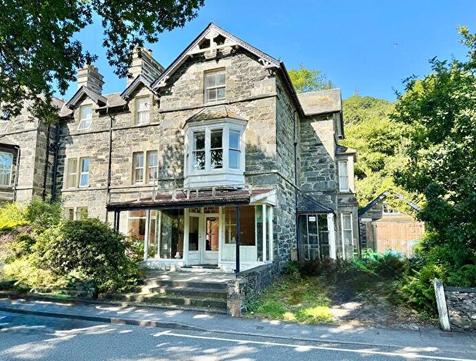 7 Bedroom House For Sale In Holyhead Road, Betws Y Coed, LL24