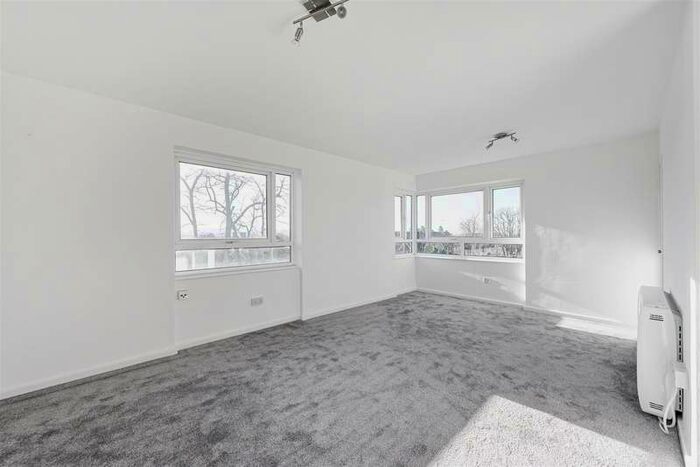 2 Bedroom Flat To Rent In Fortis Green, London, N2