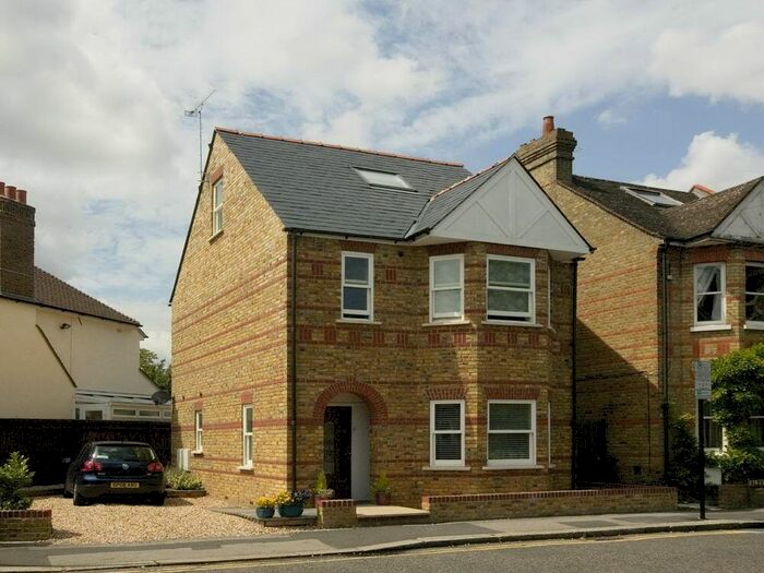 4 Bedroom Detached House To Rent In Alexandra Road, SL4