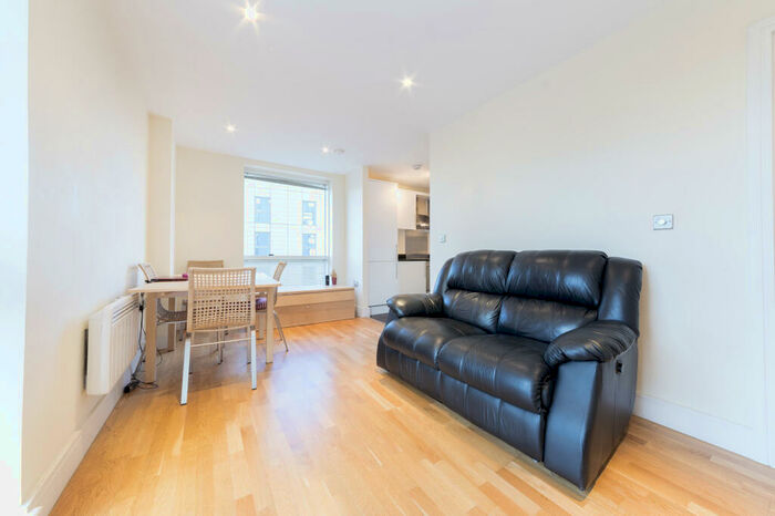 1 Bedroom Apartment To Rent In Wharfside Point South, Prestons Road, E14