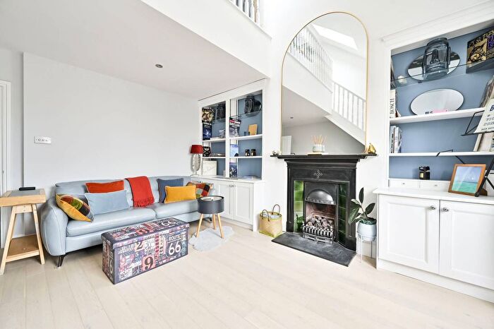 2 Bedroom Flat To Rent In Bronsart Road, Fulham, London, SW6